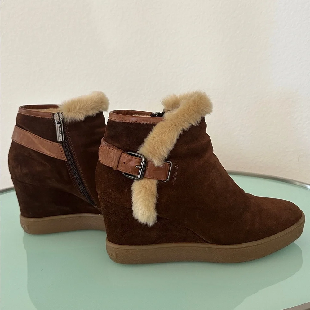 Aquatalia stylish chestnut
